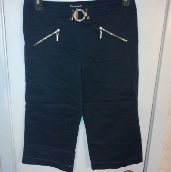 Capri pants - Picture 1 of 1